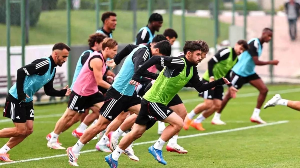 besiktas-sergen-yalcin-yonetiminde-kondisyon-ve-taktik-calismasi-yapti-Z8OFlSus.jpeg