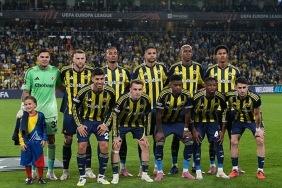 fenerbahcede-portekiz-kampi-celiskisi-ideal-kadroda-yer-alan-8-futbolcu-uFqrd8sD.jpeg