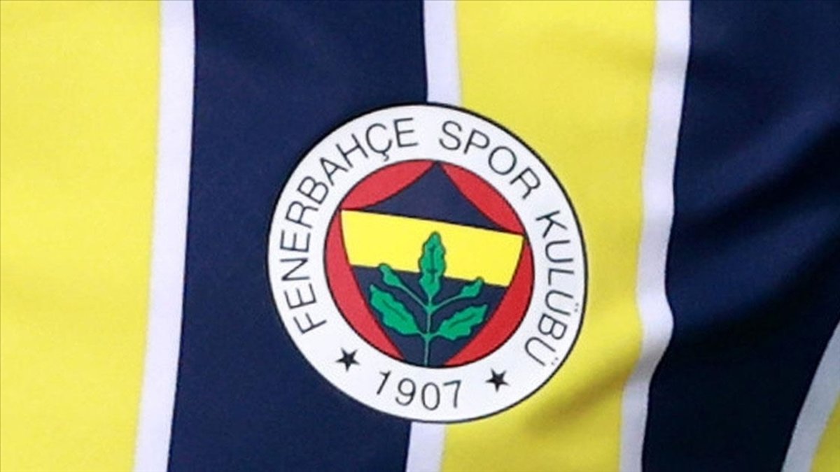 fenerbahcenin-eski-yildizi-yonetici-olarak-donebilir-dikkat-ceken-iddia-vFLSO5Z1.jpg