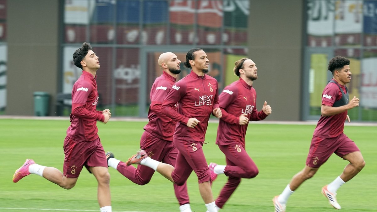 galatasaray-basaksehir-maci-hazirliklarina-devam-etti-8tdnr7Na.jpeg
