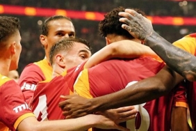 galatasaray-super-ligde-yoluna-namaglup-devam-ediyor-ZNa6gXGU.jpg
