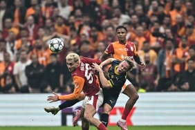 galatasaray-taraftarindan-baris-alper-yilmaza-sok-tepki-El6h8BLq.jpeg