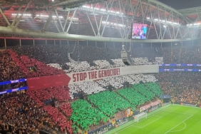 galatasaray-taraftarindan-dunyaya-ses-getiren-mesaj-filistindeki-soykirimi-durdurdun-lpXajaJm.jpg