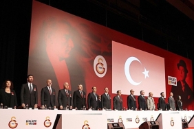 galatasarayda-dursun-ozbek-ve-yonetimi-ibra-edildi-HAUSDOtz.jpeg