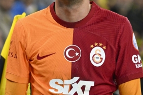 hakim-ziyechten-sasirtan-imza-galatasaraydan-olayli-ayrilmisti-USKa4Wiu.jpg