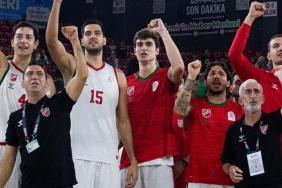 karsiyaka-potada-anadolu-efese-karsi-s71mKFll.jpg