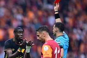 kirmizi-kart-karari-dogru-mu-ahmet-cakar-galatasaray-goztepe-macini-degerlendirdi-Vh3SxkSZ.jpeg