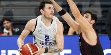 anadolu-efes-sahasinda-manisa-basketi-farkli-gecti-czOFcqS1.jpg