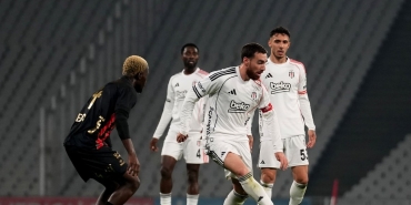besiktas-deplasmanda-misirlicomtr-fatih-karagumruku-2-0-yendi-C5PErLvE.jpg