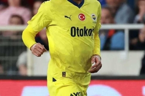 fenerbahcede-transferde-flas-gelisme-yildiz-isim-devre-arasinda-ayrilacak-9Jx1hcct.jpg