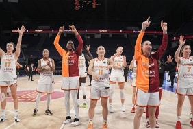 galatasaray-evinde-rahat-kazandi-7GArcyqm.jpg