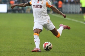 galatasarayda-sasirtan-ayrilik-sebebi-ortaya-cikti-Ja2siAOQ.jpg
