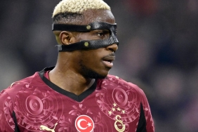 victor-osimhenin-sakatligi-ne-kadar-surecek-fenerbahce-macinda-olacak-mi-FV4Y6pLk.jpg