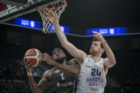 anadolu-efes-ligde-aliaga-petkimspora-da-maglup-oldu-InLvF51C.jpg