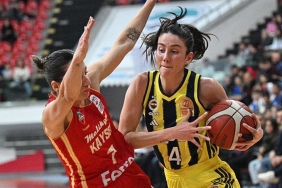 fenerbahce-deplasmanda-rahat-kazandi-AigxOJ2F.jpg