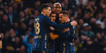 fenerbahce-deplasmanda-rahat-kazandi-eyupsporu-3-golle-gecti-b8SbOeFF.png