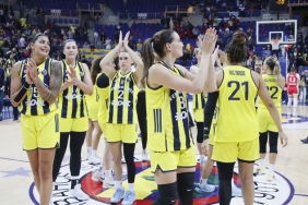 fenerbahce-opet-namaglup-serisini-surdurdu-NmuVpmk4.jpg