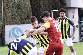 fenerbahce-u19-galatasaray-u19-derbisinde-kavga-cikti-pu2uBRmI.jpeg