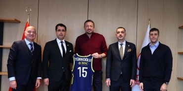 fenerbahceden-tbf-baskani-hidayet-turkogluna-ziyaret-p9knAydb.jpg