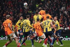 nefesler-tutuldu-iste-fenerbahce-galatasaray-derbisi-11leri-QEwnGFYU.jpeg