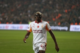 osimhen-o-yildizin-galatasaraya-transferi-icin-bizzat-referans-oldu-j61gQXTw.jpeg