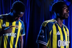 anthony-musaba-resmen-fenerbahcede-45-yillik-imzayi-atti-HnNphrNS.jpg