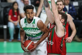 bursaspor-basketbol-karsiyaka-basketbolu-iki-farkla-yendi-OaEf4TIG.jpg