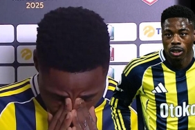 fenerbahcenin-yeni-yildizi-anthony-musaba-duygusal-anlar-yasadi-mac-sonu-gozyaslarini-tutamadi-mjx2OtTp.jpg