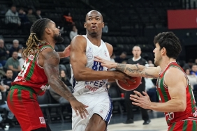 anadolu-efes-karsiyaka-karsisinda-kazandi-Z7dhPkcP.jpg