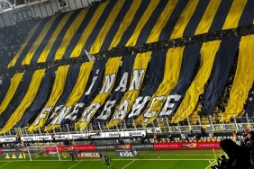fenerbahce-tribunlerinden-renkli-goruntuler-KtlOdHwa.jpeg