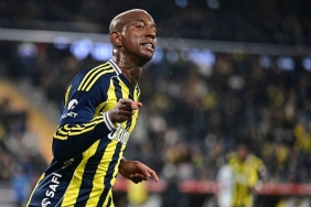 fenerbahcenin-golcusu-anderson-talisca-takimin-skor-yukunu-cekiyor-k4aPBFC1.jpg