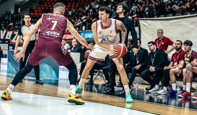 gaziantep-basketbolun-16-maclik-galibiyet-serisi-sona-erdi-KrzGUfpm.jpg